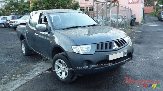 2008' Mitsubishi 2x4 photo #1