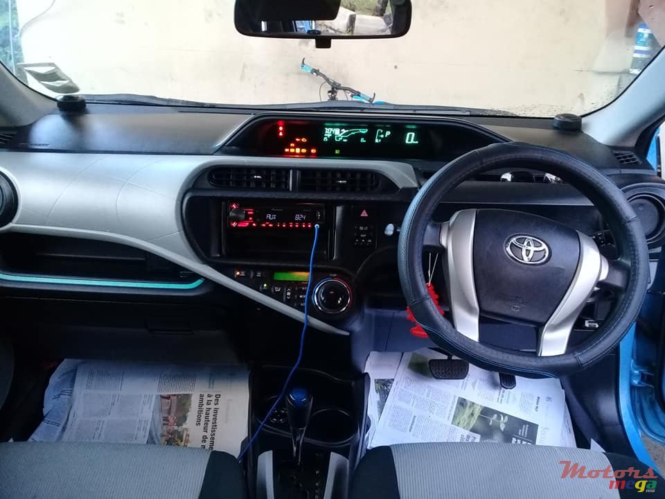 2012' Toyota Aqua photo #4