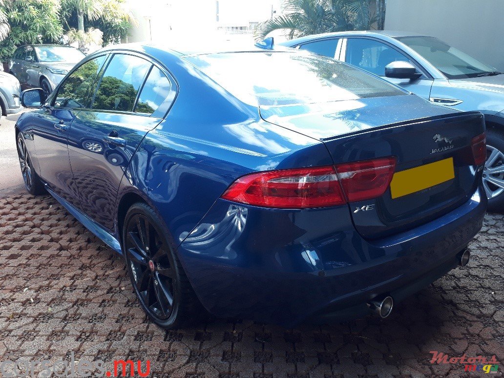 2016' Jaguar XE 25t R-Sport photo #4