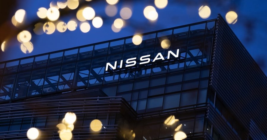 Nissan: 9000 emplois supprimés, le patron réduit son salaire de moitié