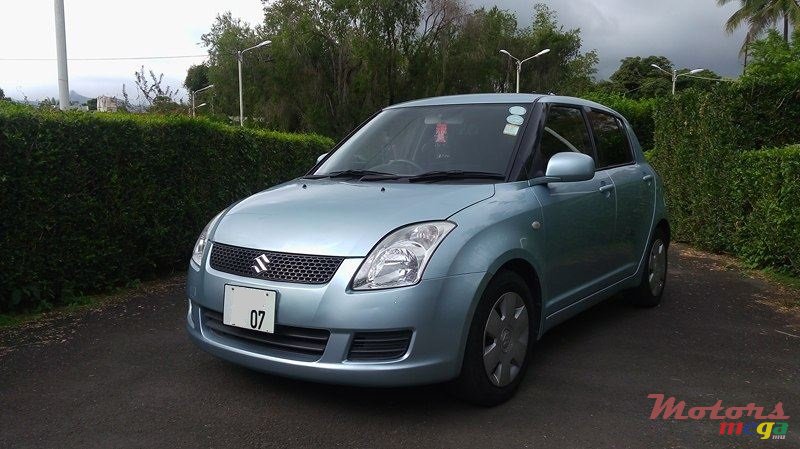 2007' Suzuki Swift photo #2