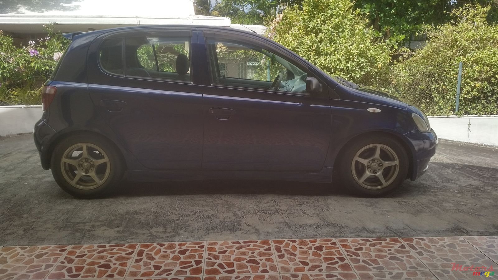 2000' Toyota Vitz photo #6