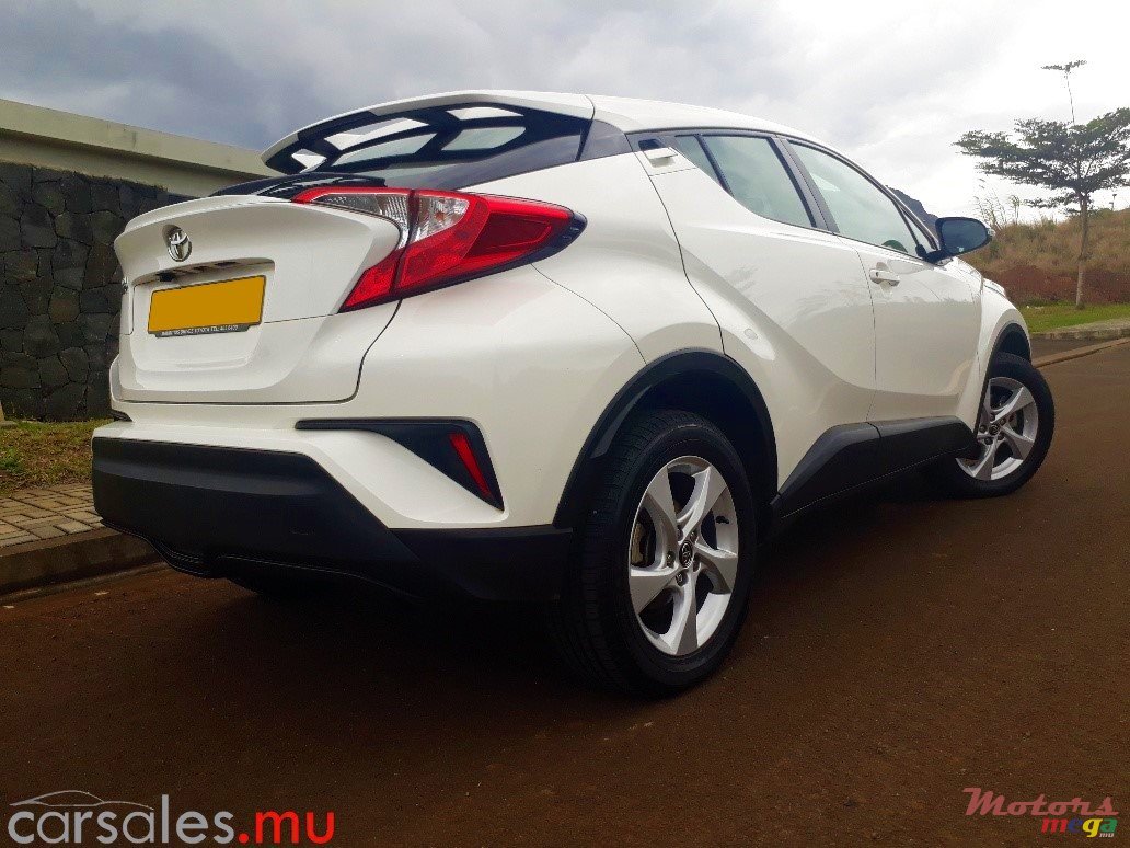 2017' Toyota C-HR 1.2 photo #3