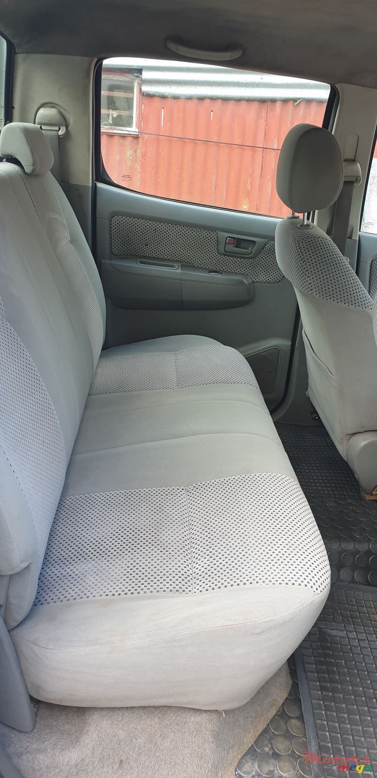 2006' Toyota Hilux Raider photo #6