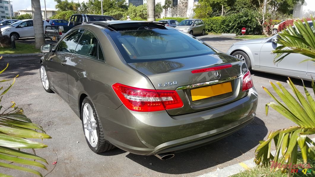 2010' Mercedes-Benz photo #4