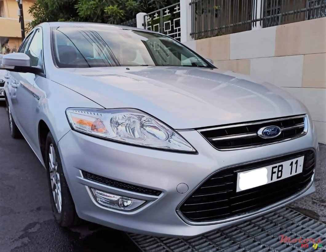 2011' Ford Mondeo photo #1