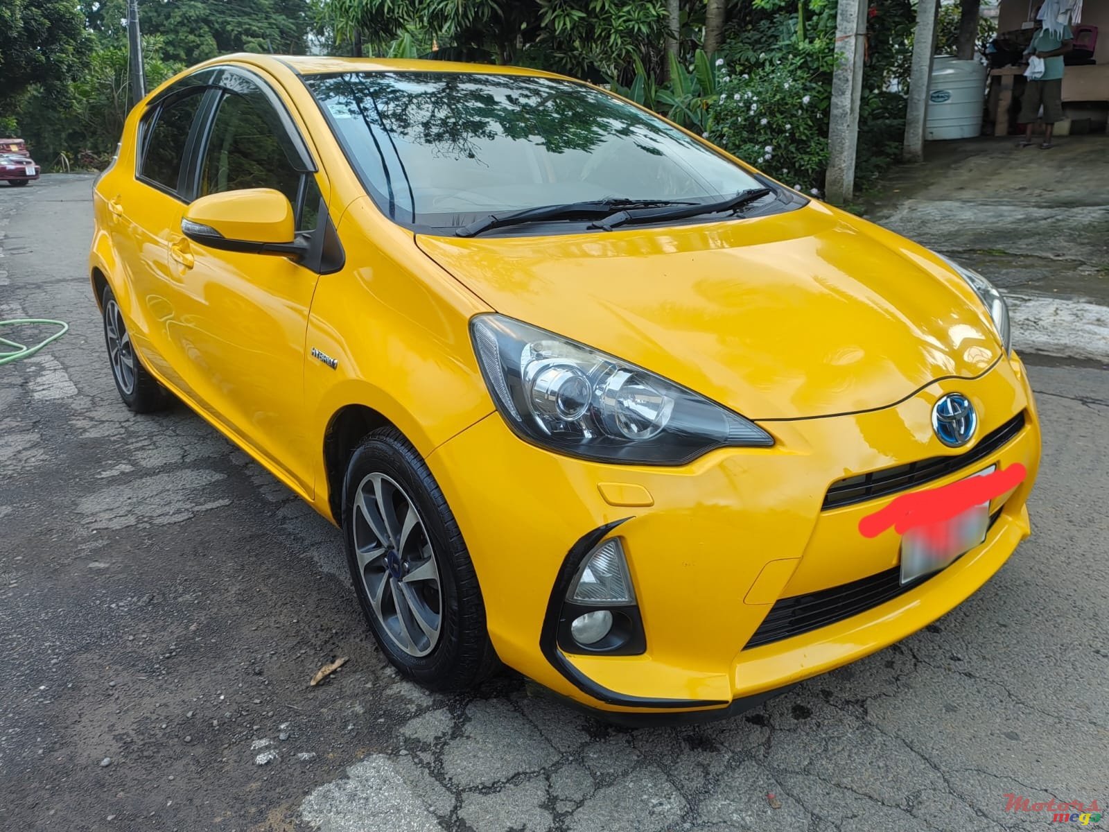 2014' Toyota Aqua photo #1