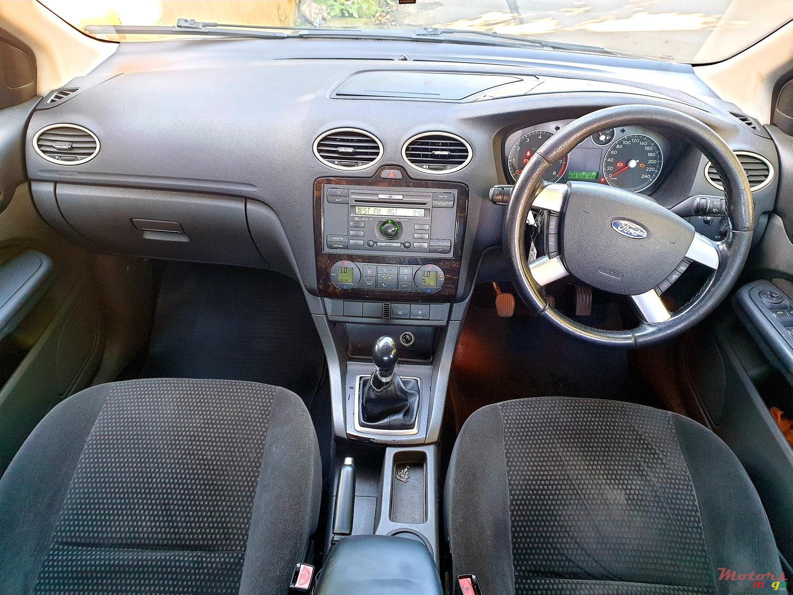 2008' Ford Focus photo #5