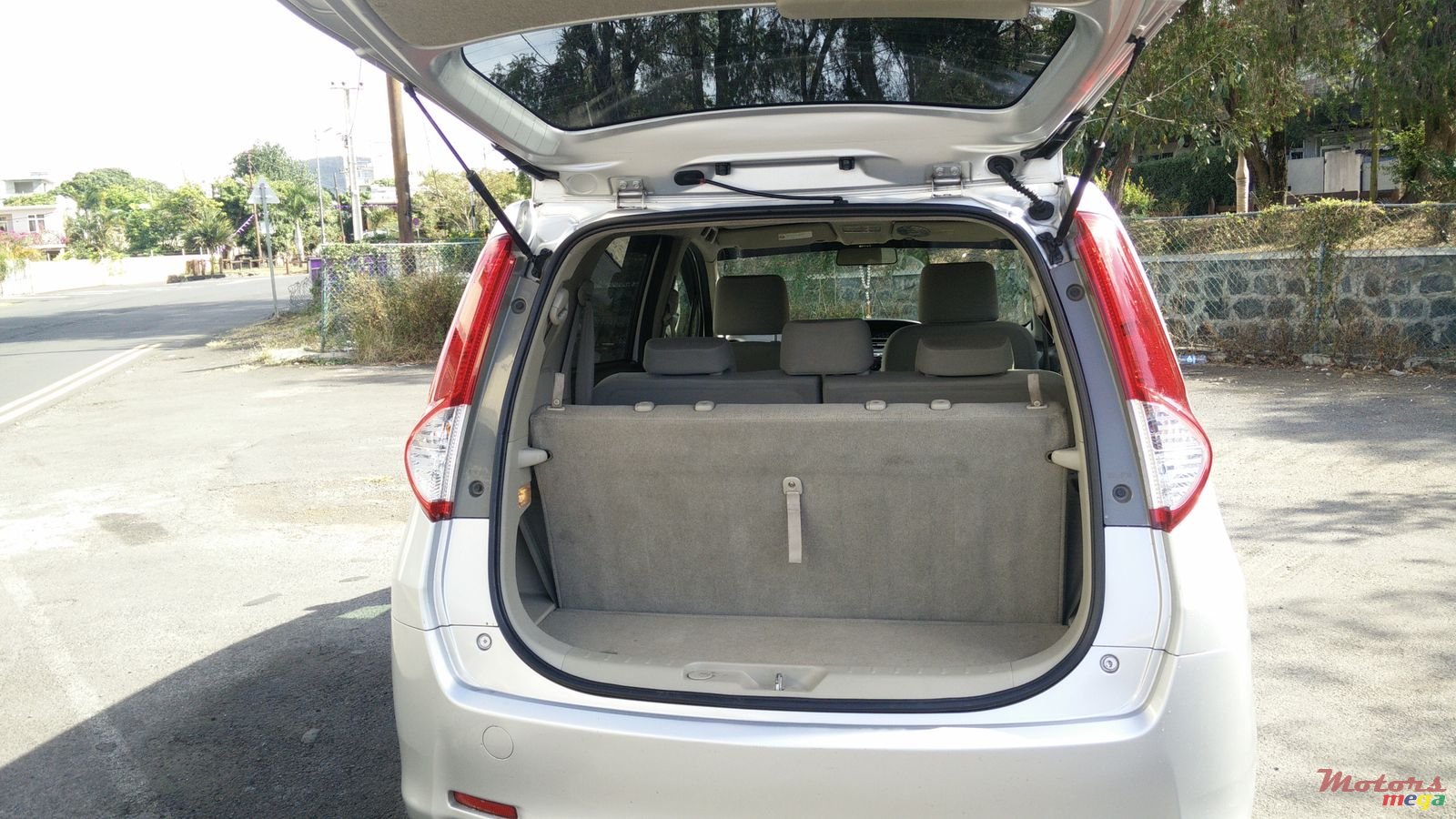 2010' Toyota photo #6