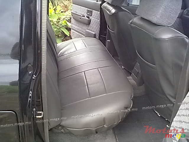 1995' Toyota HILUX 4X4 photo #4