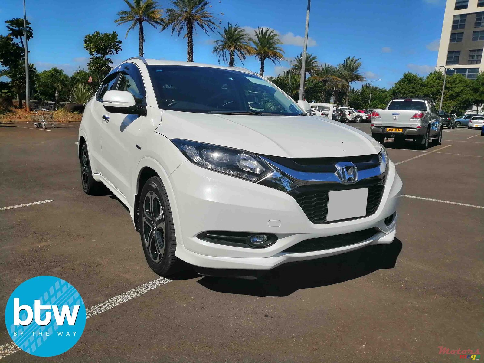 2014' Honda Vamos Vezel Z photo #1