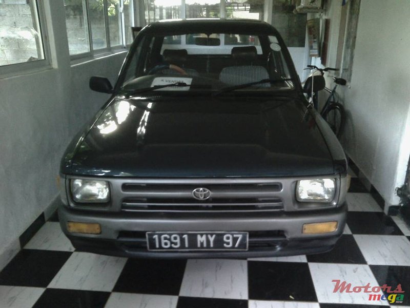 1997' Toyota Hilux photo #6