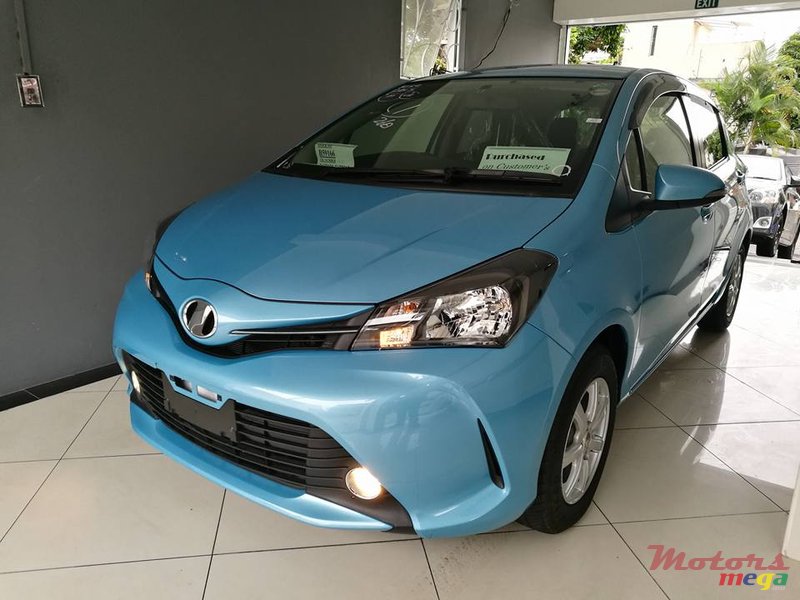 2014' Toyota Vitz photo #4