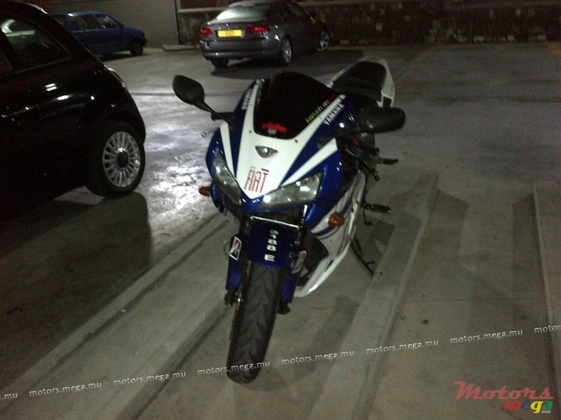 1996' Yamaha FZ 750 photo #1