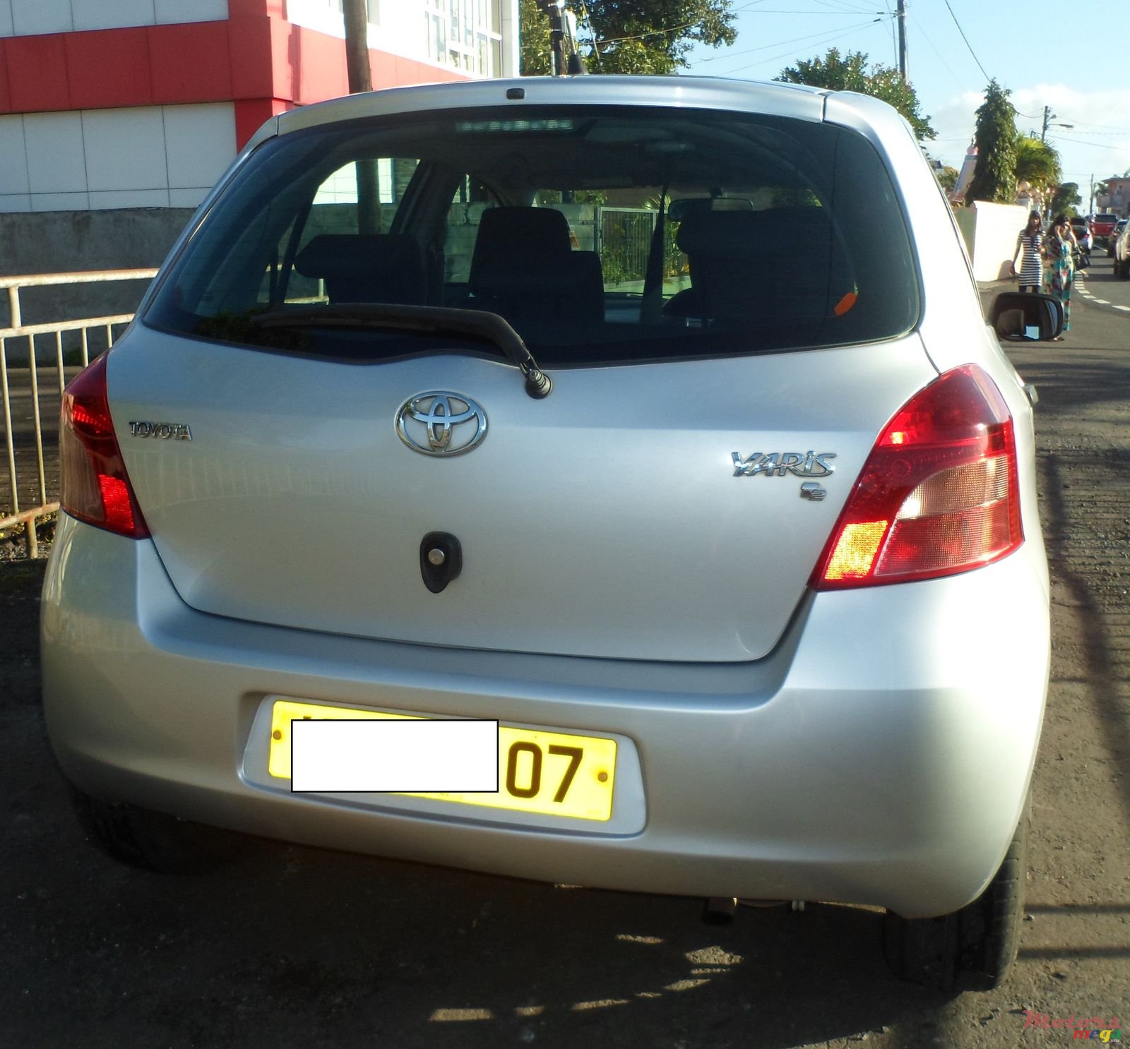 2007' Toyota Vitz photo #2