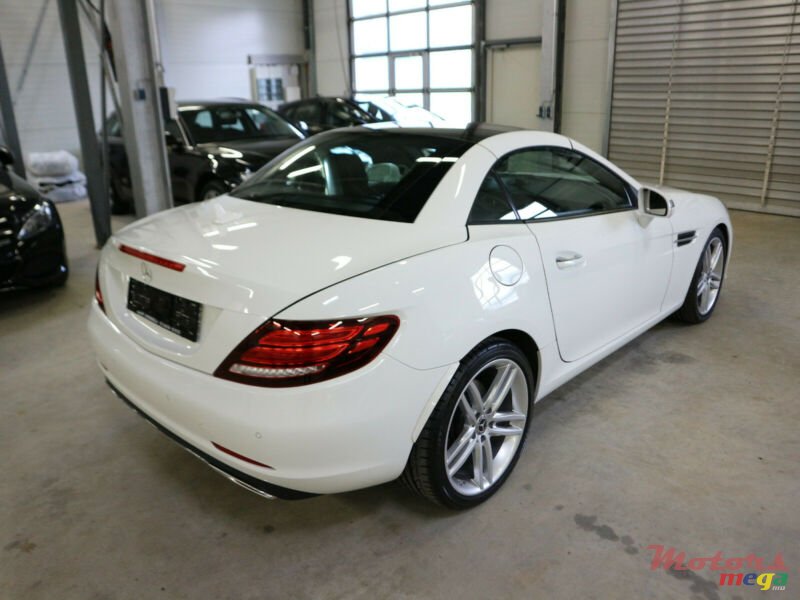 2016' Mercedes-Benz SL-Class 250 9G TRONIC photo #2