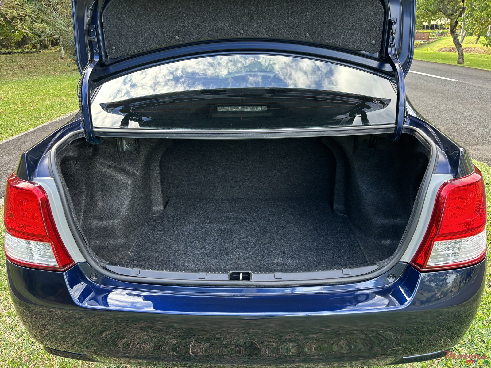 2013' Toyota Axio photo #7