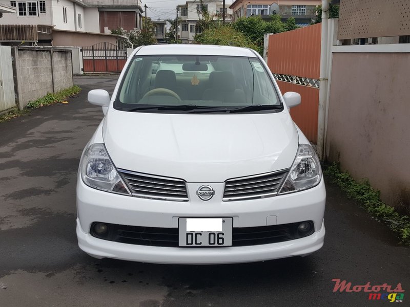 2007' Nissan Tiida photo #2