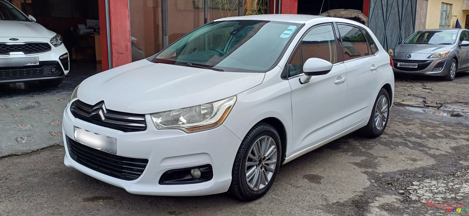 2014' Citroen C4 photo #2