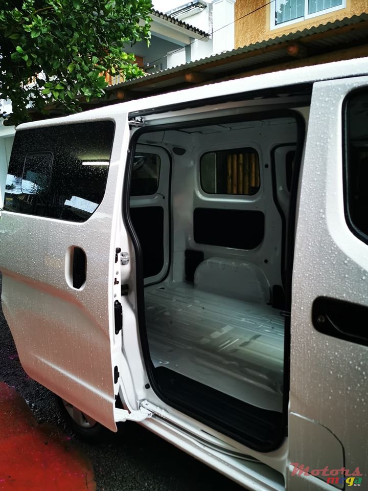 2013' Nissan NV 200 photo #5