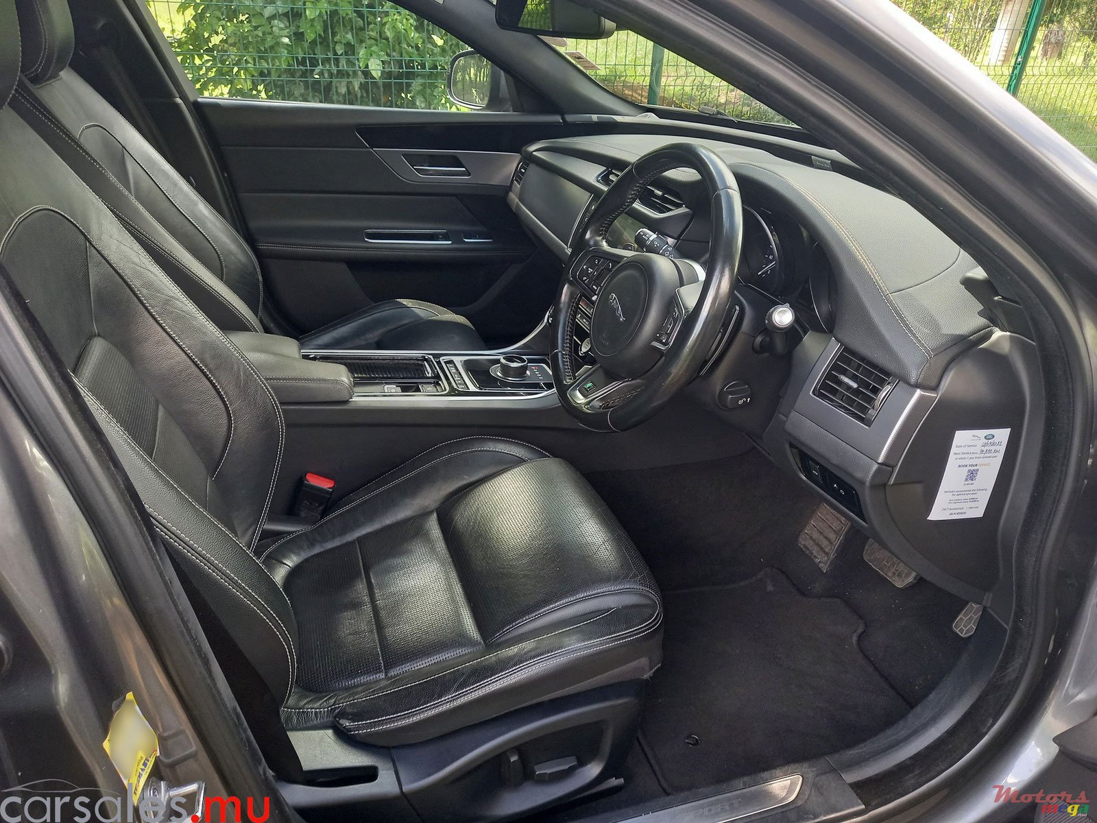 2018' Jaguar XF 20d R-Sport 2.0 photo #6