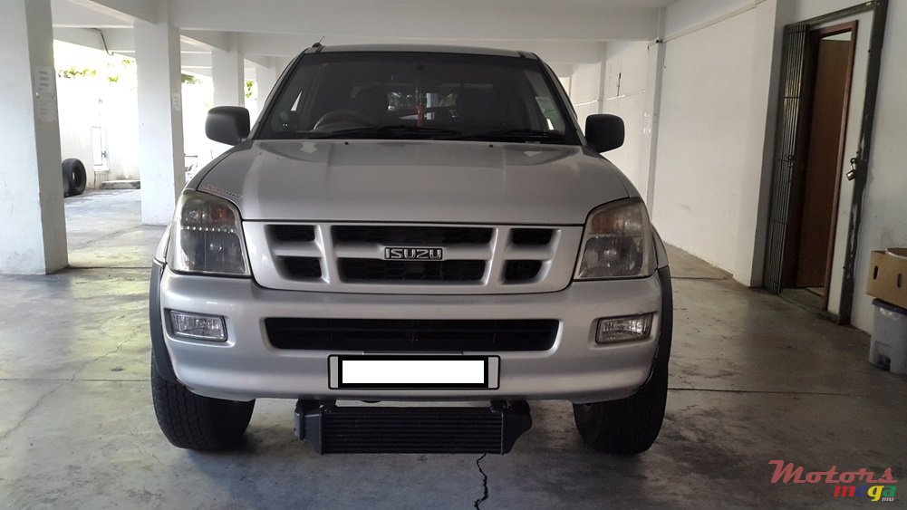 2004' Isuzu KB Series LS photo #1