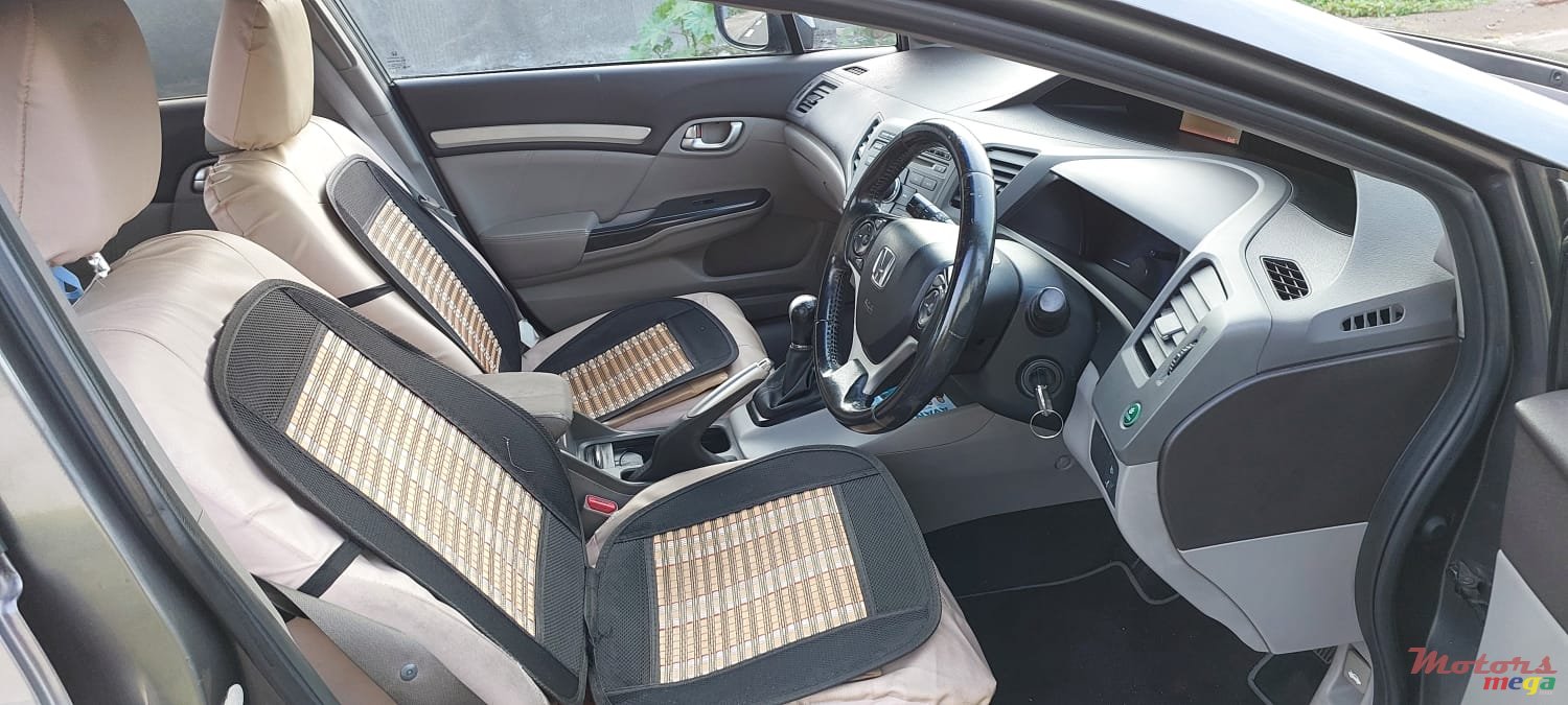 2013' Honda Civic Sedan photo #6