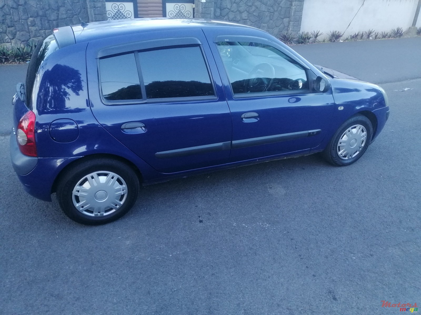 2007' Renault Clio photo #7