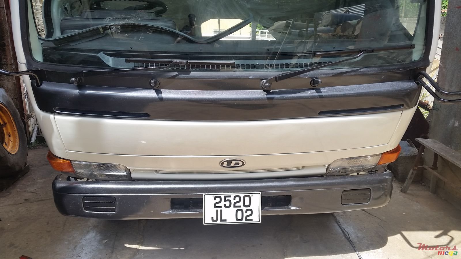 2002' Nissan photo #1