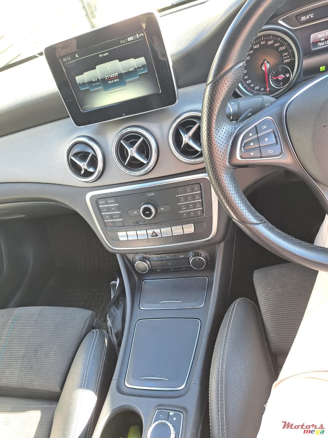 2017' Mercedes-Benz CLA 200 photo #3