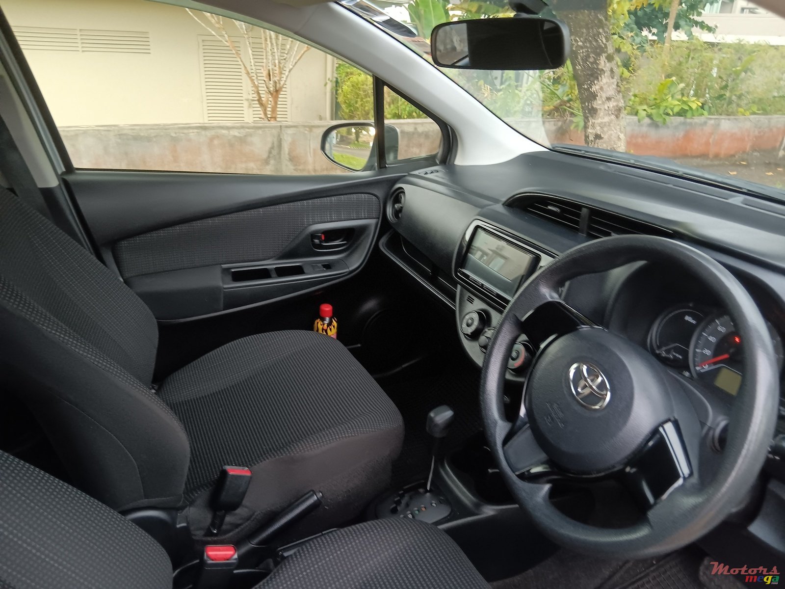 2019' Toyota Vitz photo #3