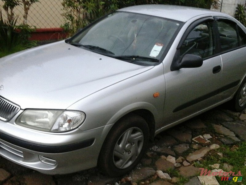 2000' Nissan Sunny photo #1