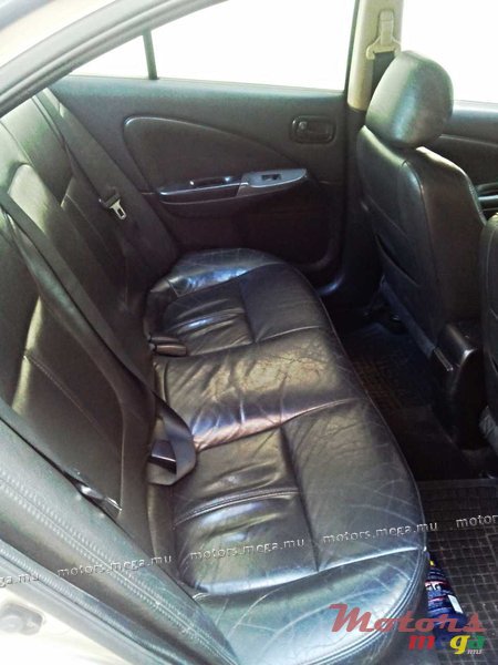 2004' Nissan n17 photo #5