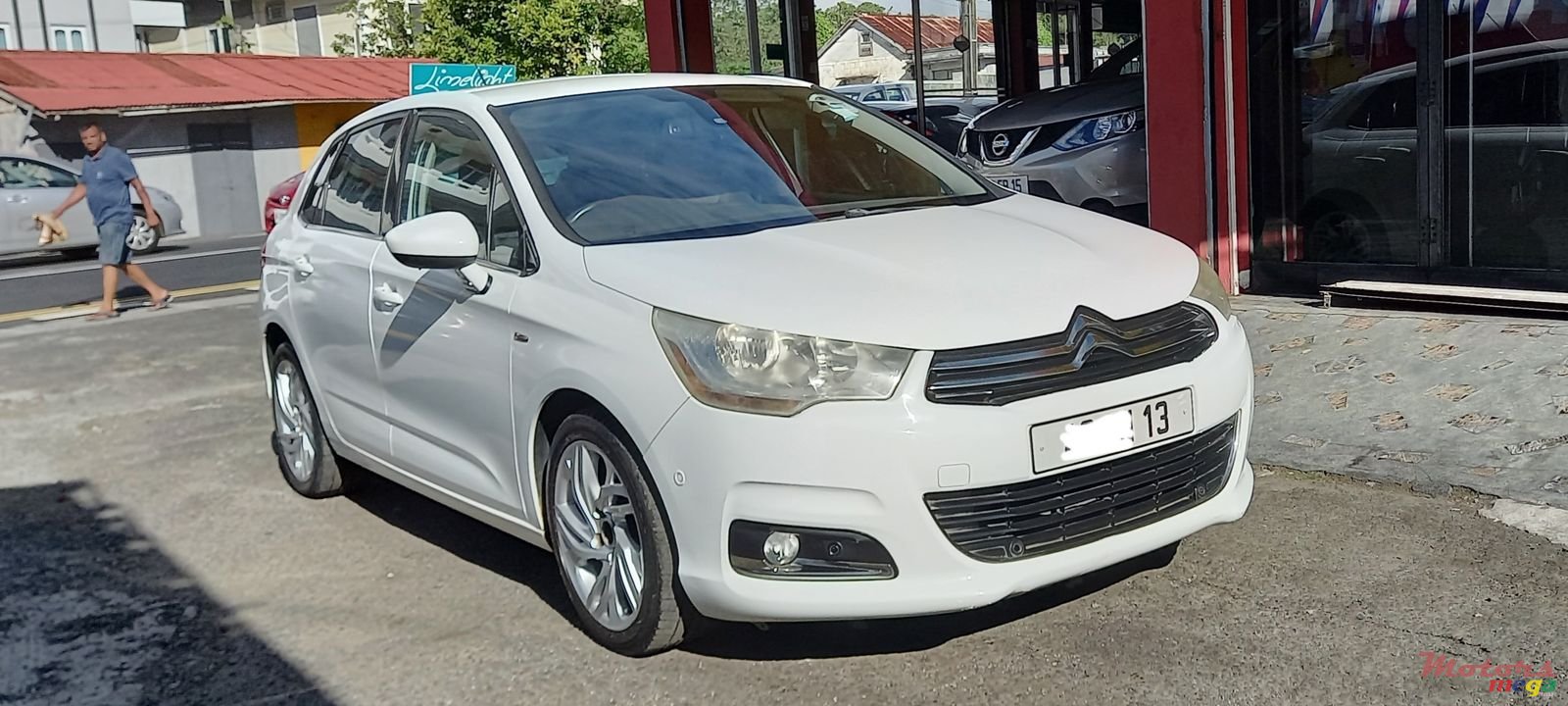 2013' Citroen C4 photo #1