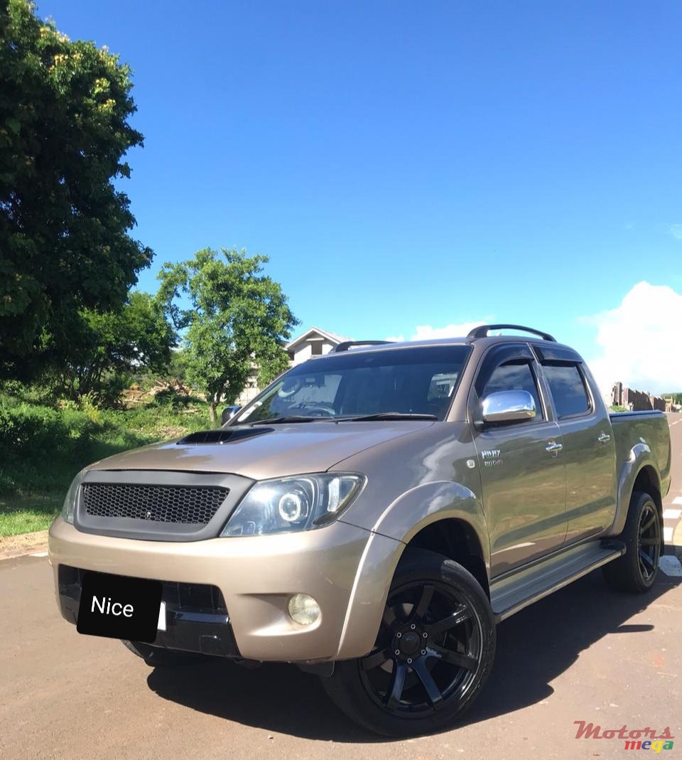 2008' Toyota Hilux Freshly paint photo #2