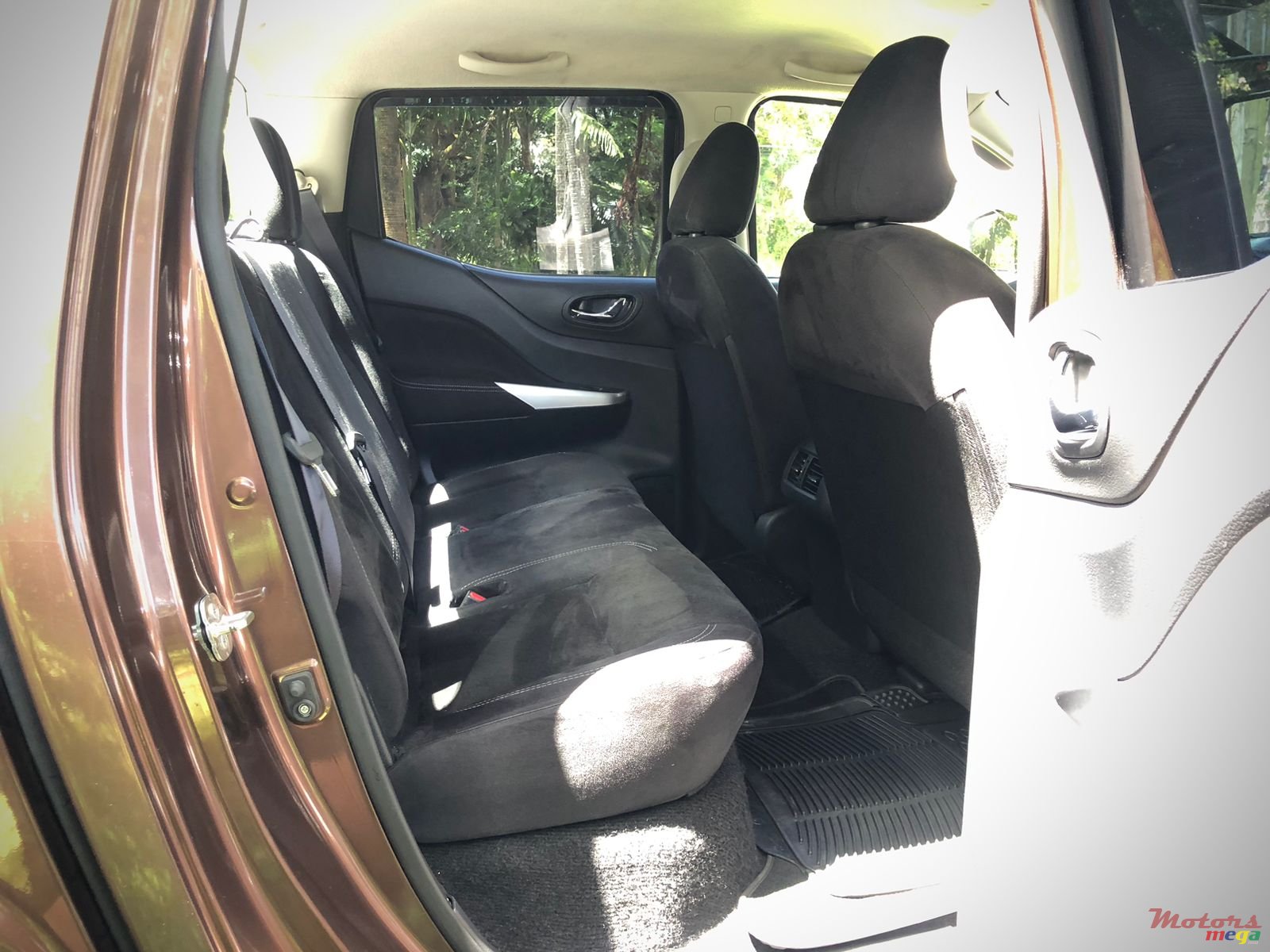 2018' Nissan Navara 2x4 photo #7