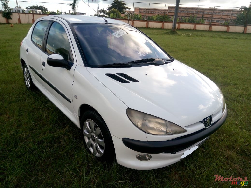 2001' Peugeot 206 photo #6