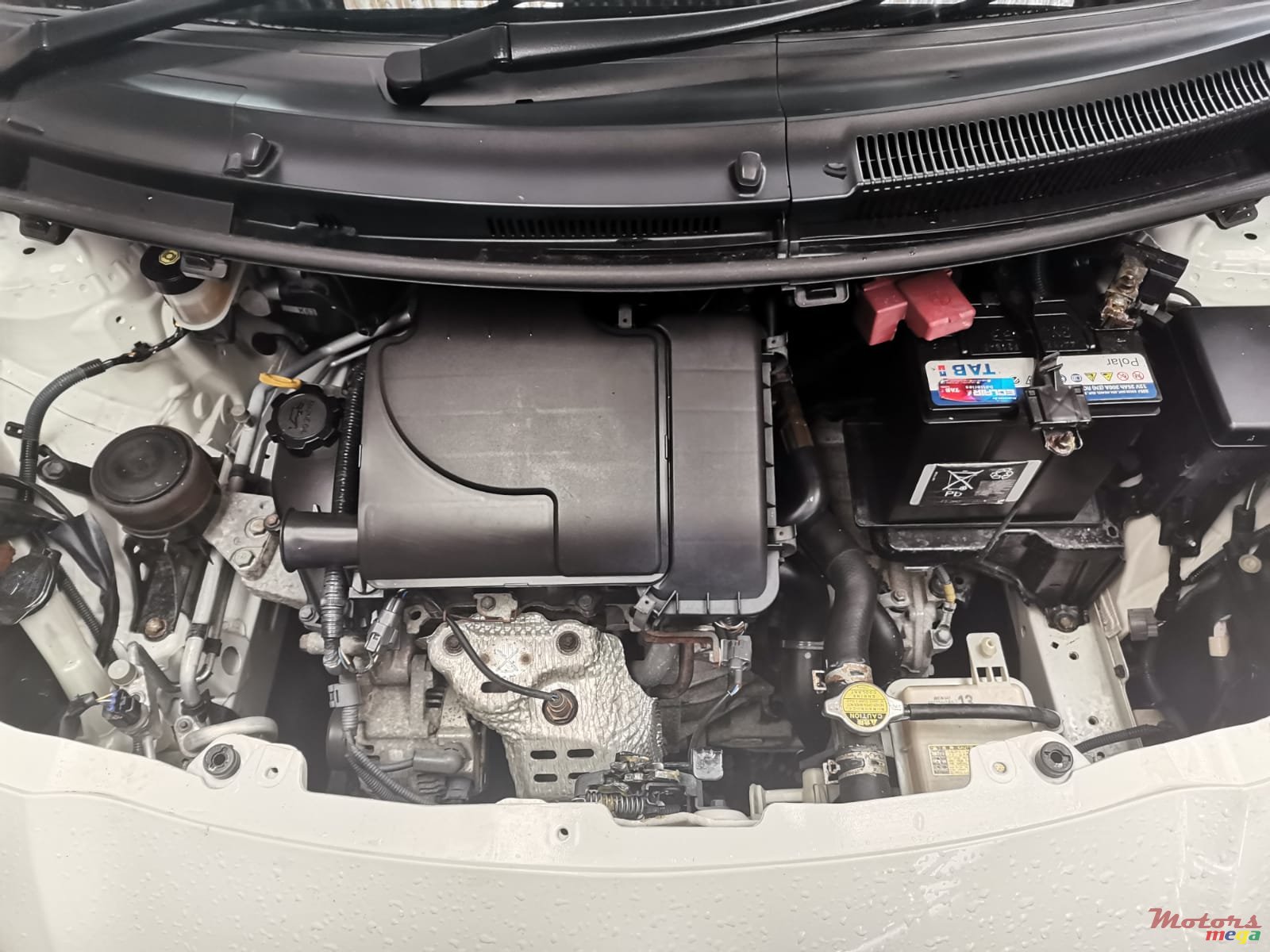 2005' Toyota Vitz photo #7