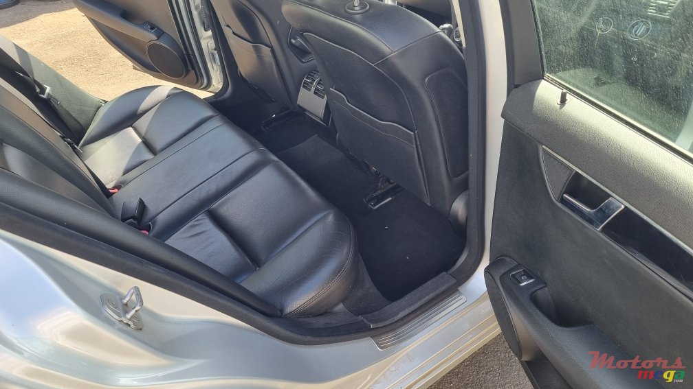 2010' Mercedes-Benz C 180 compressor photo #6