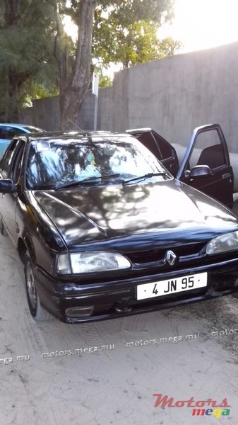 1995' Renault 19 photo #1