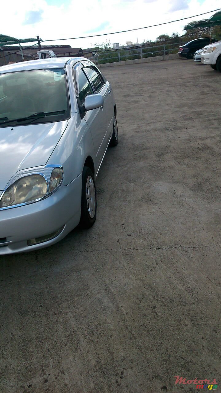 2000' Toyota photo #3