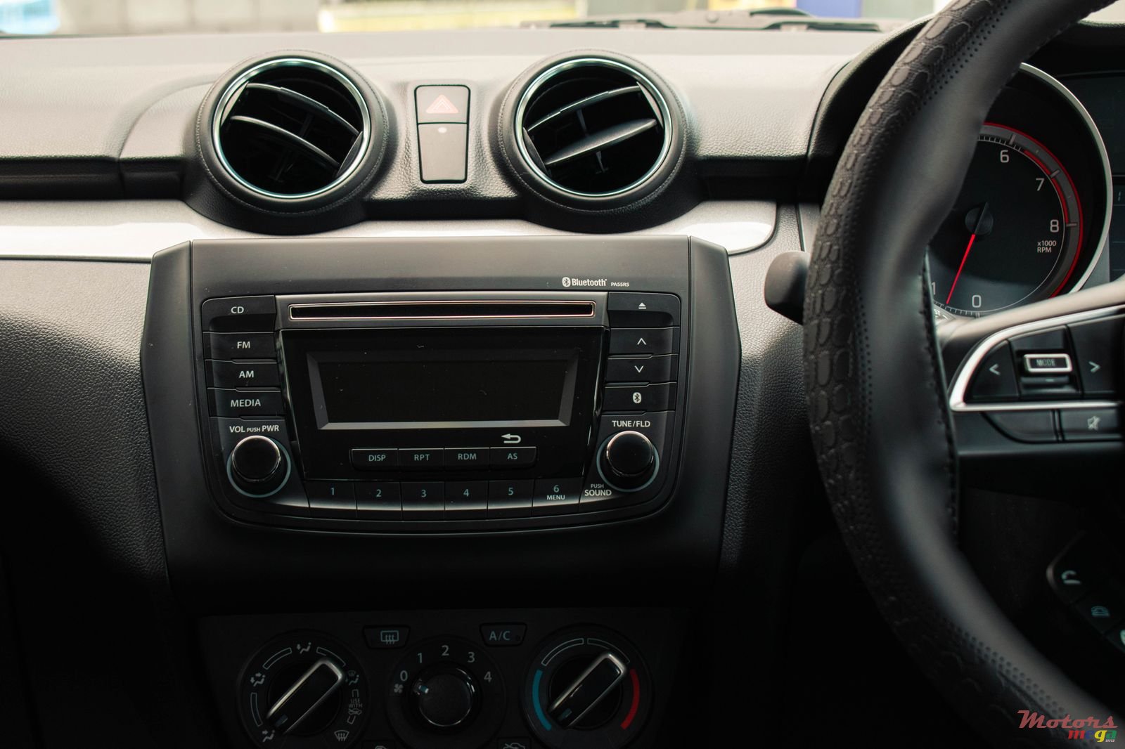 2018' Suzuki Swift photo #4