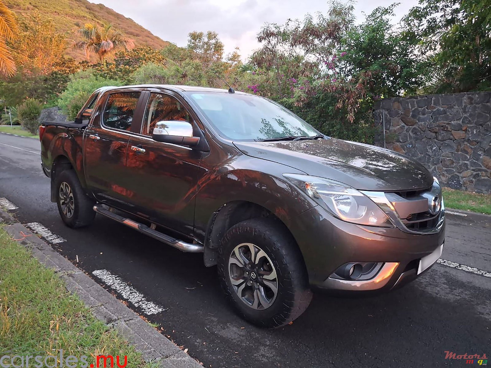 2016' Mazda BT-50 3.2 4x4 photo #2