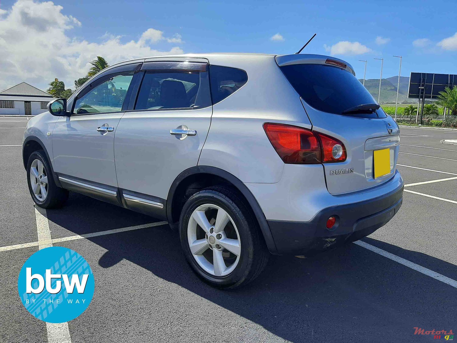 2011' Nissan Qashqai photo #3