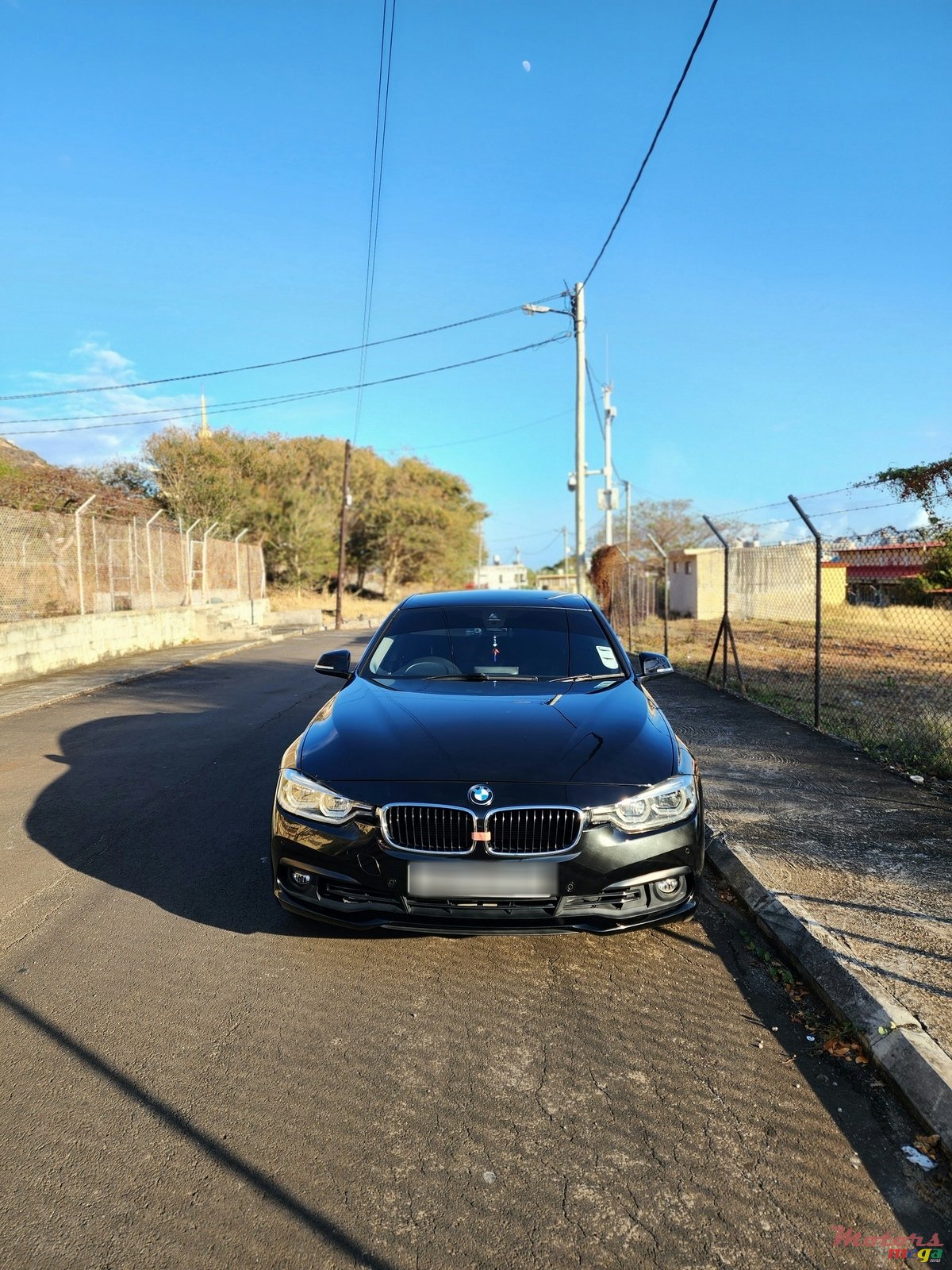 2018' BMW 318 photo #1