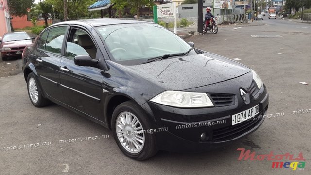 2008' Renault Megane photo #1