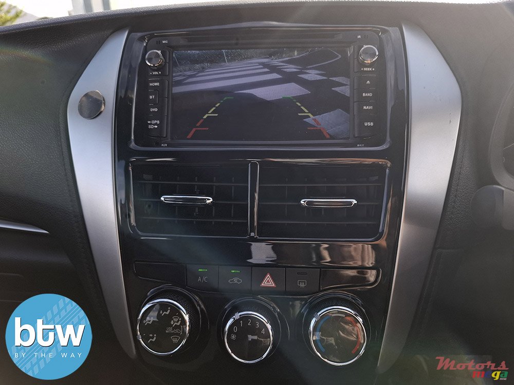 2019' Toyota Yaris photo #7