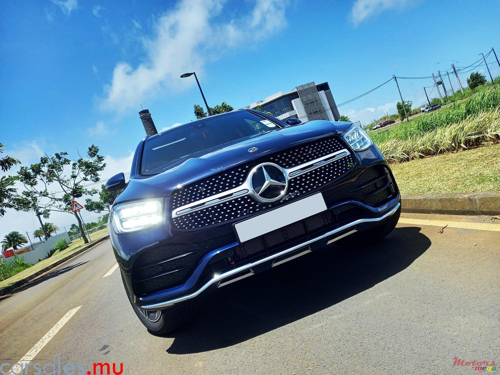 2021' Mercedes-Benz GL-Class GLC300e photo #1