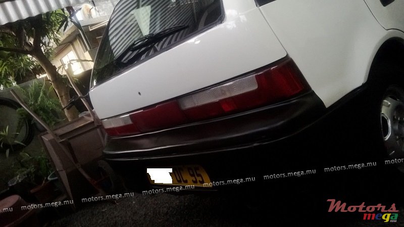 1995' Suzuki Swift GL photo #2