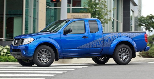 Nissan Frontier and Titan dash in with new appearance packages for 2012